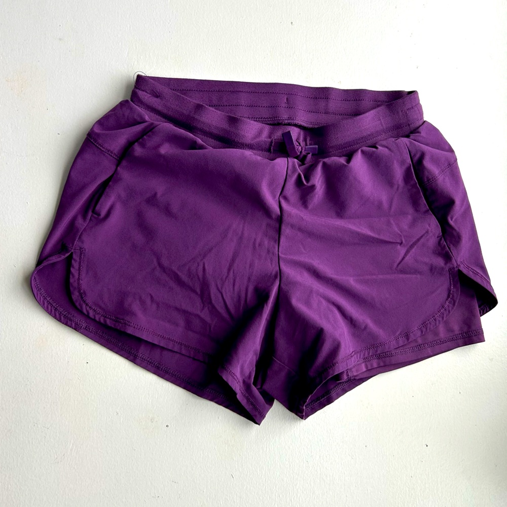 Girls’ all in motion shorts (10/12)
